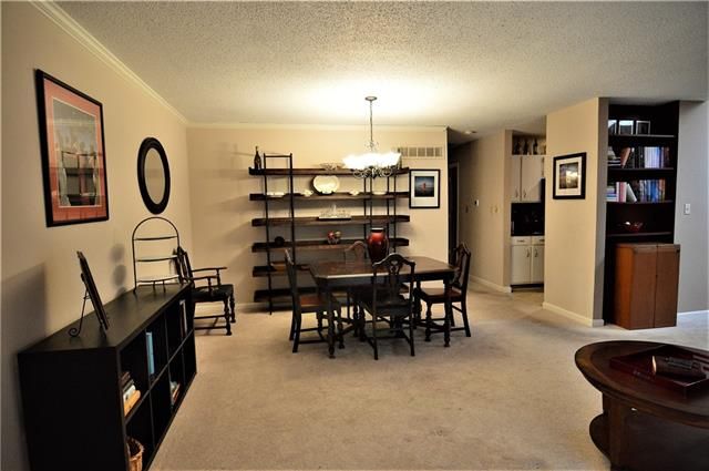 12904 W 110th St, Overland Park, KS 66210
