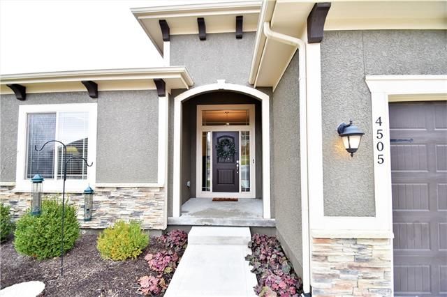 4505 Brownridge Dr, Shawnee, KS 66218