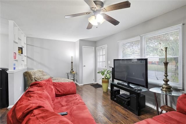 8705 E 97th Ter, Kansas City, MO 64134
