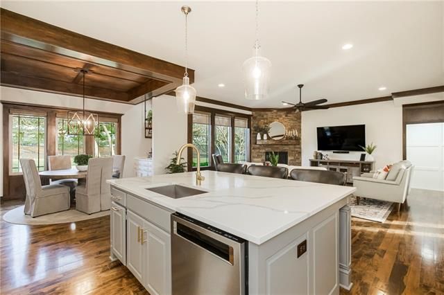16413 Barton St, Overland Park, KS 66221