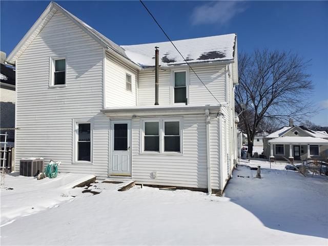 2824 S 20th St, St Joseph, MO 64503