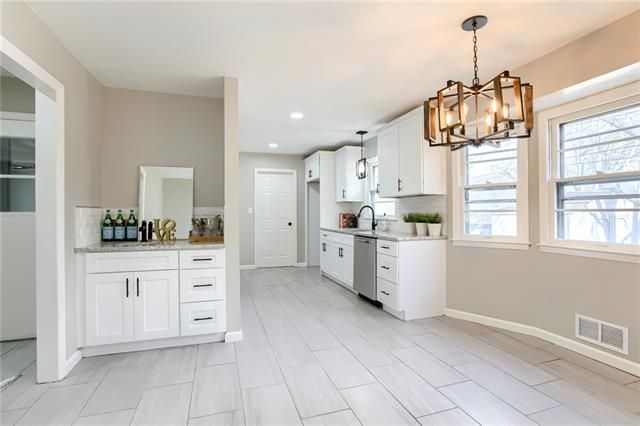 8727 Mackey St, Overland Park, KS 66212