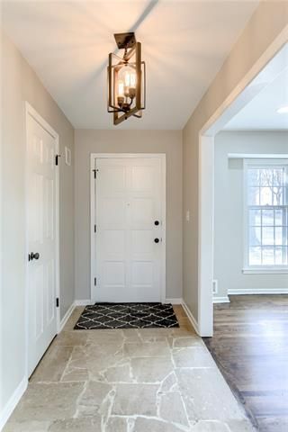 8727 Mackey St, Overland Park, KS 66212