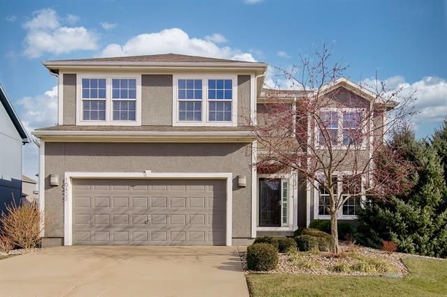 16455 S Fellows St, Olathe, KS 66062