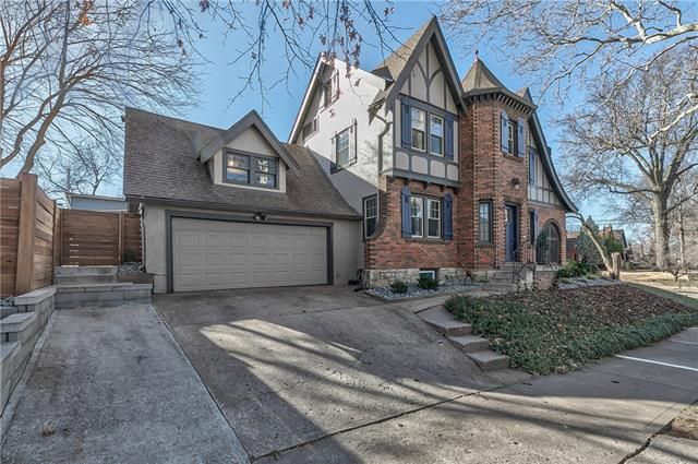 401 E 72nd Ter, Kansas City, MO 64131