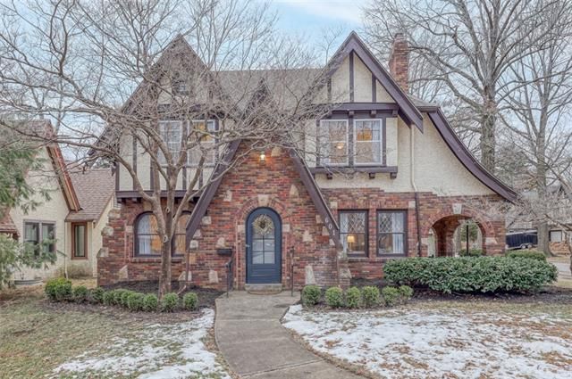 601 E 71st Ter, Kansas City, MO 64131