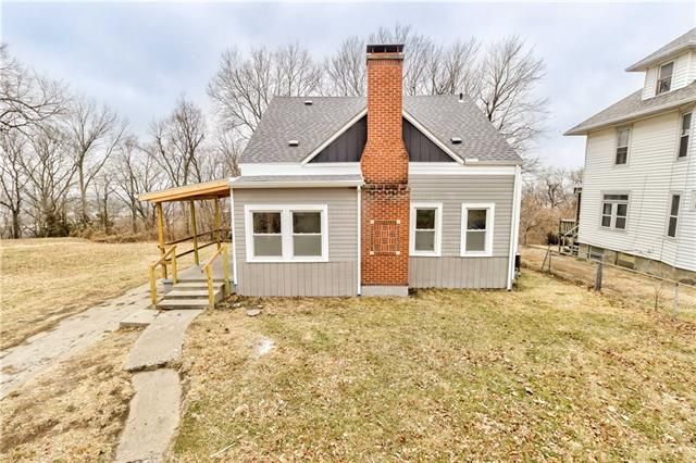 624 S 13th St, St Joseph, MO 64501