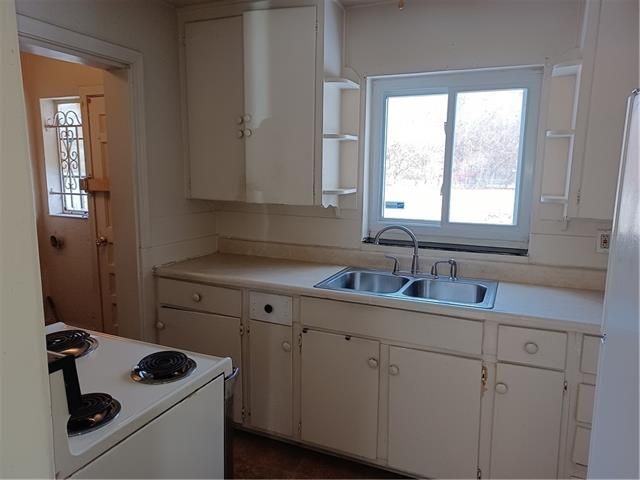 2212 E 75th St, Kansas City, MO 64132