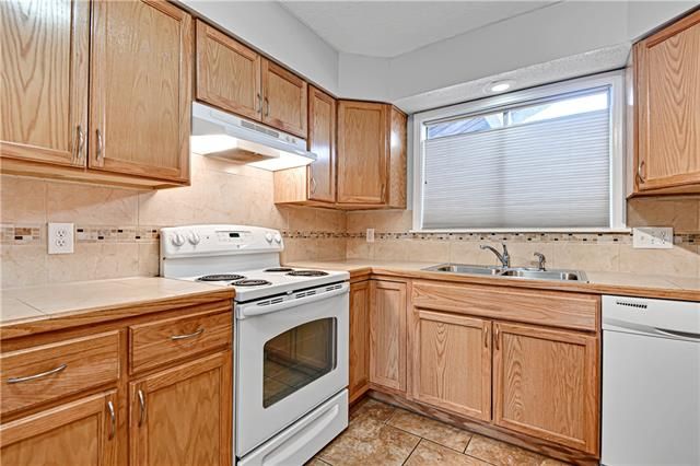 5522 W 97th St, Overland Park, KS 66207