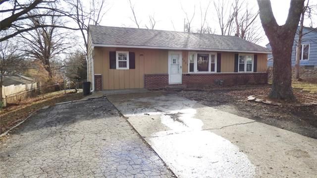 4327 Walker Ave, Kansas City, KS 66102