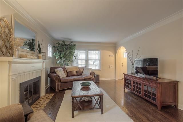 709 E 70th Ter, Kansas City, MO 64131