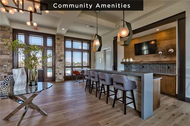 17125 Barton St, Overland Park, KS 66221