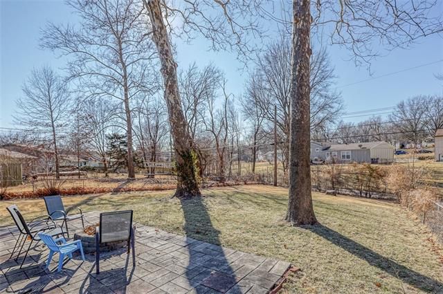 9930 Benson Dr, Overland Park, KS 66212
