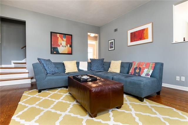 401 E 65th Ter, Kansas City, MO 64131