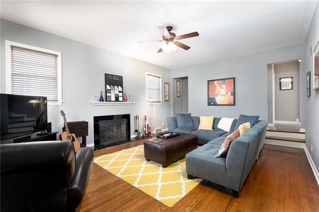 401 E 65th Ter, Kansas City, MO 64131