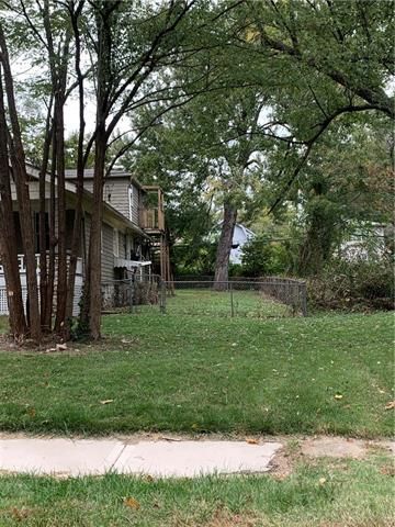 2402 E 70th St, Kansas City, MO 64132