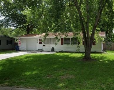 5613 N Highland Ave, Gladstone, MO 64118