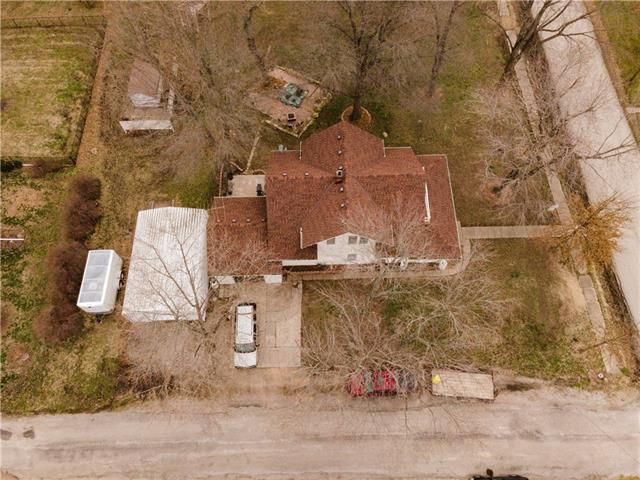 410 E 8th St, Adrian, MO 64720