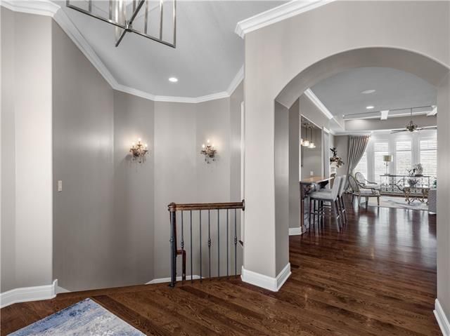 3744 W 105th Ter, Leawood, KS 66206