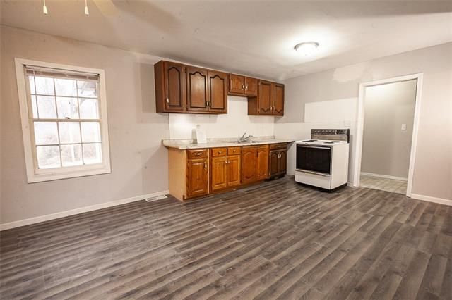 5437 Myrtle Ave, Kansas City, MO 64130