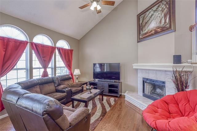 18409 Juniper Cir, Gardner, KS 66030