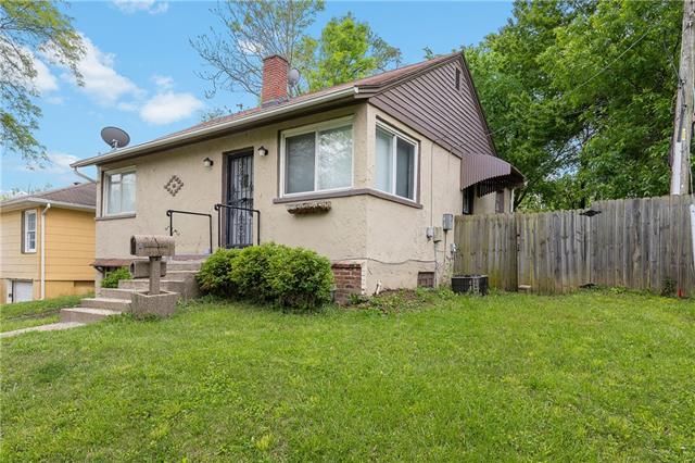 7614 Paseo Blvd, Kansas City, MO 64131