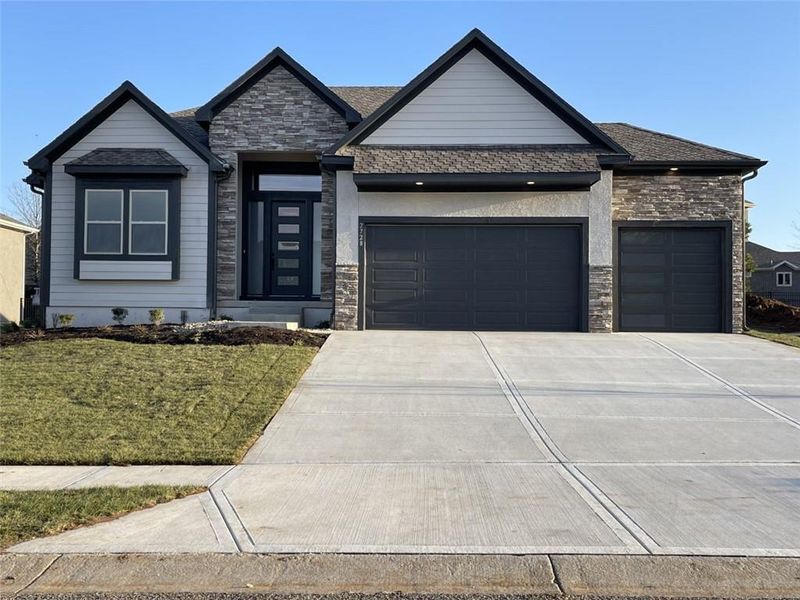 2728 W 162nd Ter, Overland Park, KS 66085
