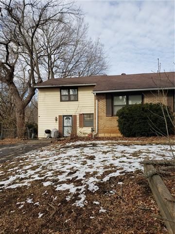 8622 E 59th St, Kansas City, MO 64129