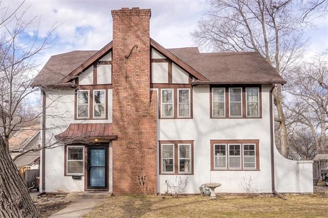 210 E 66th St, Kansas City, MO 64113