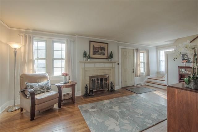 210 E 66th St, Kansas City, MO 64113