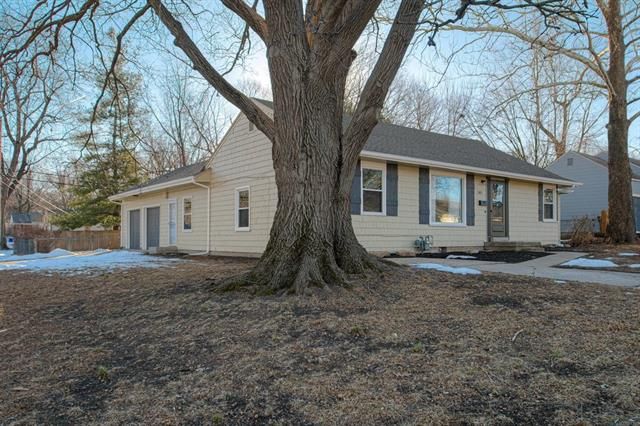 7601 Lowell Ave, Overland Park, KS 66204