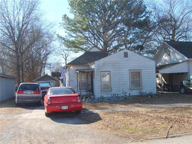 506 E 21st St, Pittsburg, KS 66762