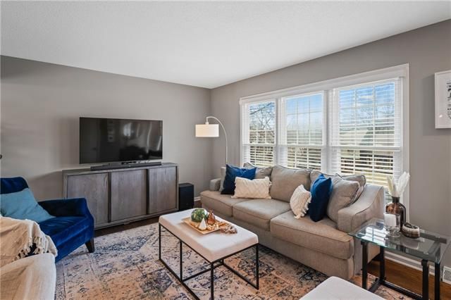 9307 Beverly Dr, Overland Park, KS 66207