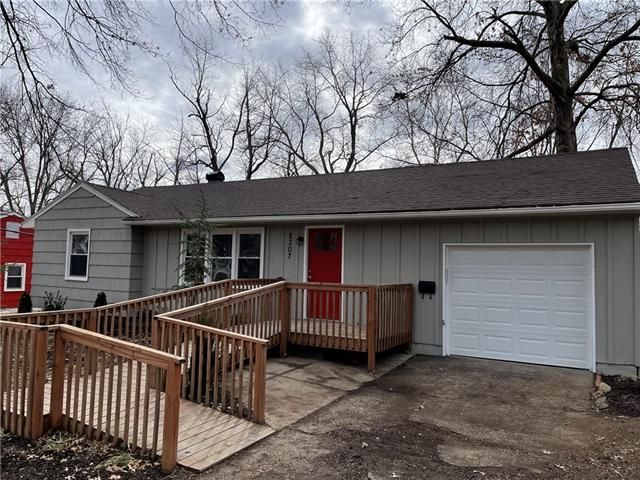 8307 E 106th Ter, Kansas City, MO 64134