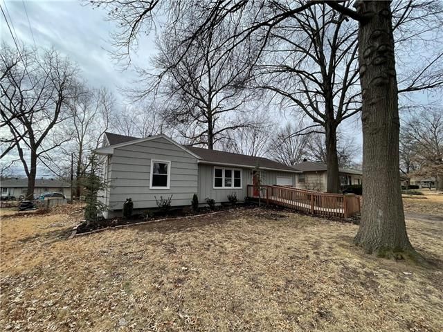8307 E 106th Ter, Kansas City, MO 64134