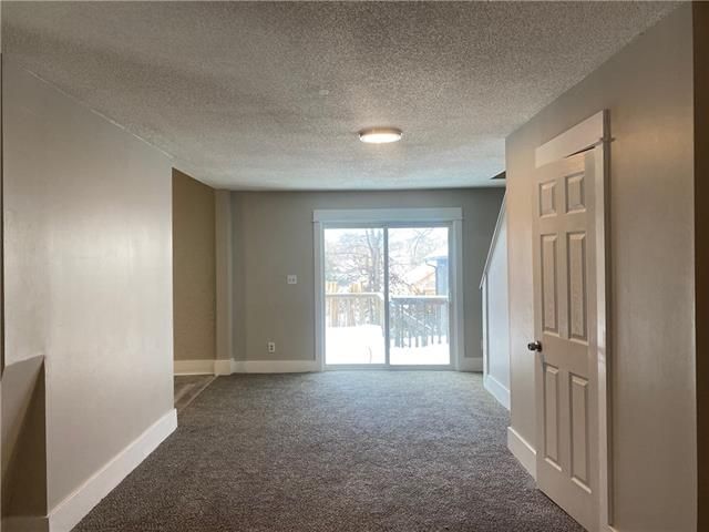 322 N Main St, Liberty, MO 64068