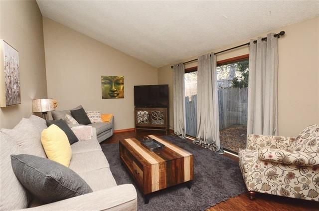 11046 W 95 Ter, Overland Park, KS 66214