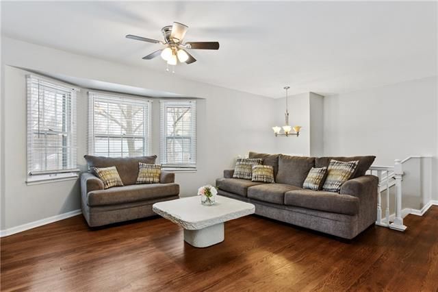 9120 Farley Ln, Overland Park, KS 66212