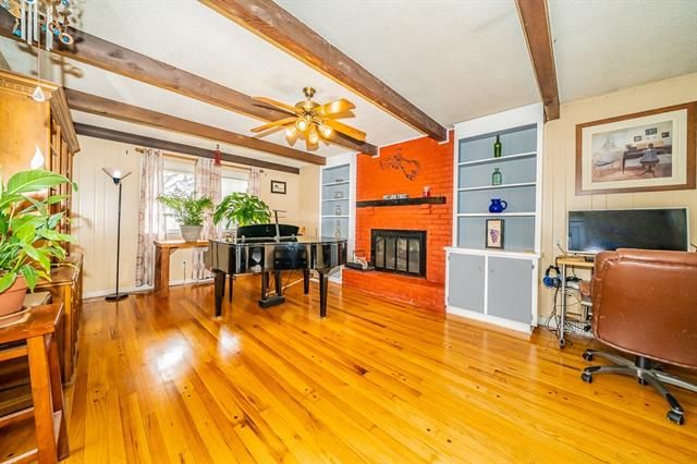 4601 NE 42nd St, Kansas City, MO 64117