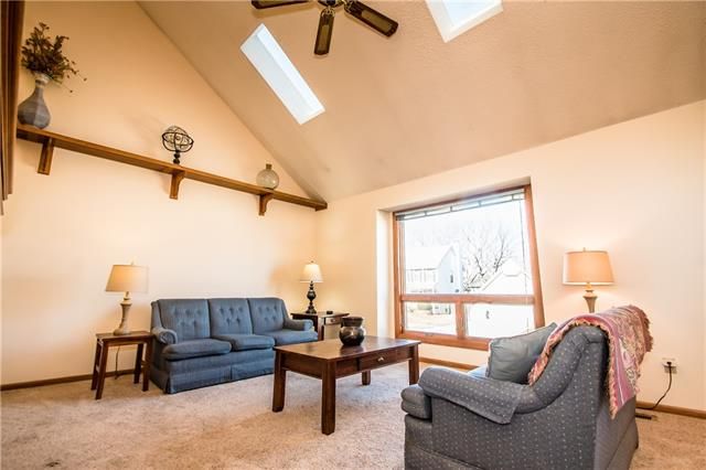 15645 W 150 St, Olathe, KS 66062