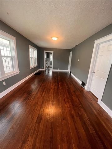 3403 Mersington Ave, Kansas City, MO 64128