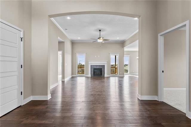 10922 N Crystal Ave, Kansas City, MO 64156