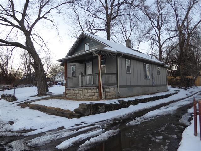 3310 E 24th Ter, Kansas City, MO 64127