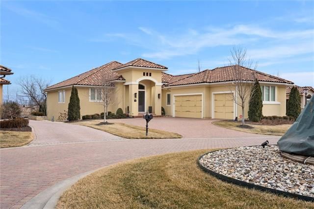 3310 W 137 St, Leawood, KS 66224