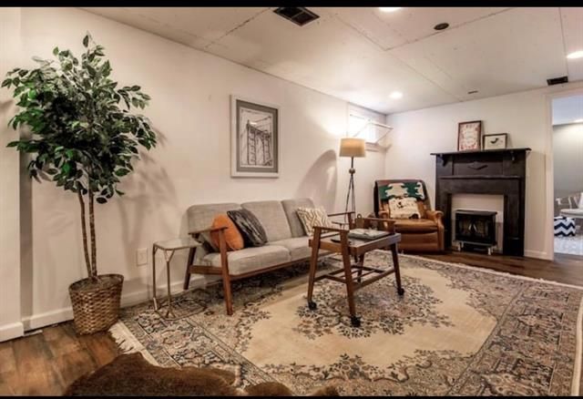 4003 E 107th St, Kansas City, MO 64137