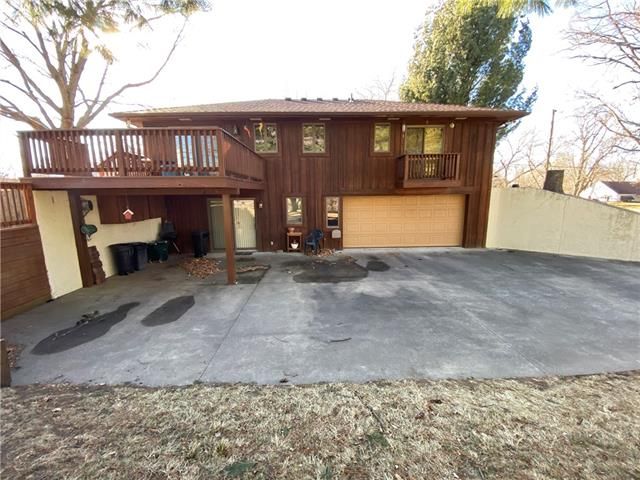 1001 S 39th St, St Joseph, MO 64507
