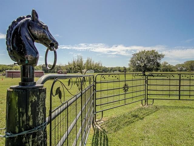 585 E 2200th Rd, Eudora, KS 66025