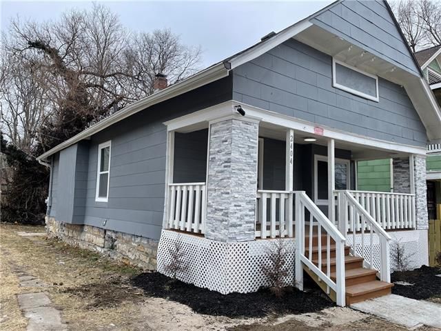 2404 E 35th St, Kansas City, MO 64109