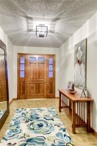 704 E 97th St, Kansas City, MO 64131