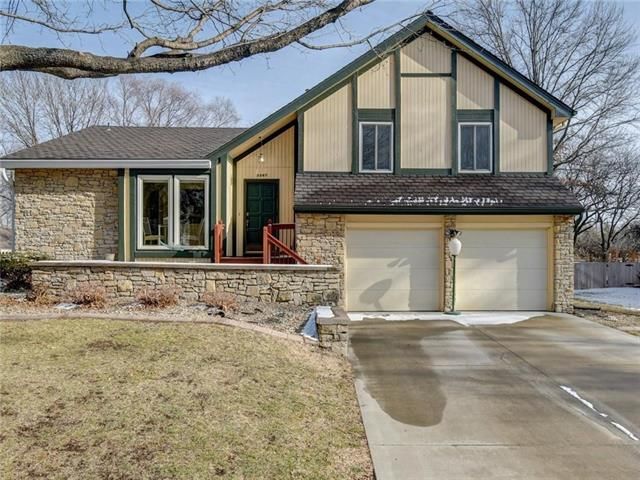 3507 Logwood Ct, Lee's Summit, MO 64064